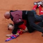 Intruder invaded Roland Garros during the French Open 2009 final match