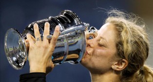 Kim Clijsters Strikes Gold