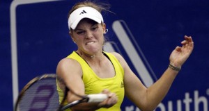 Melanie Oudin Out in Memphis