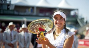 Aravane Finally Downs Gisella