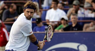 Fish Downs Roddick, Ready For Isner