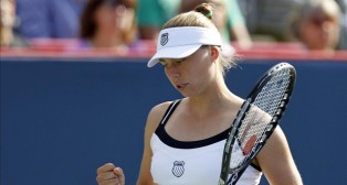 Zvonareva Comes Back Against Clijsters