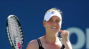 Zvonareva And Wozniacki Blow Into Semis