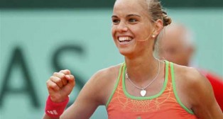 Wozniacki Crushed, Clijsters and Stosur Succumb, Sharapova Survives