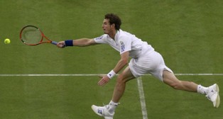 Wimbledon 2011 – Day 1 – Andy Murray Shapes Up, Rafael Nadal Rolls